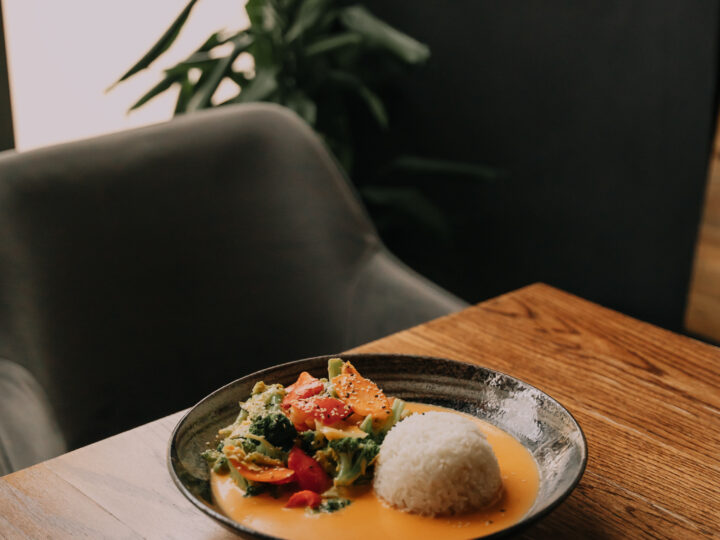 Curry-Kokos mit Gemüse